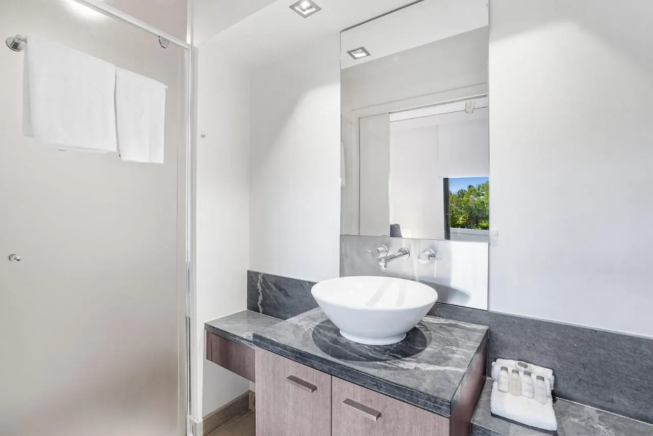 Belle Escapes 104 Swim-Out Luxury Apartment In Palm Cove 0*,