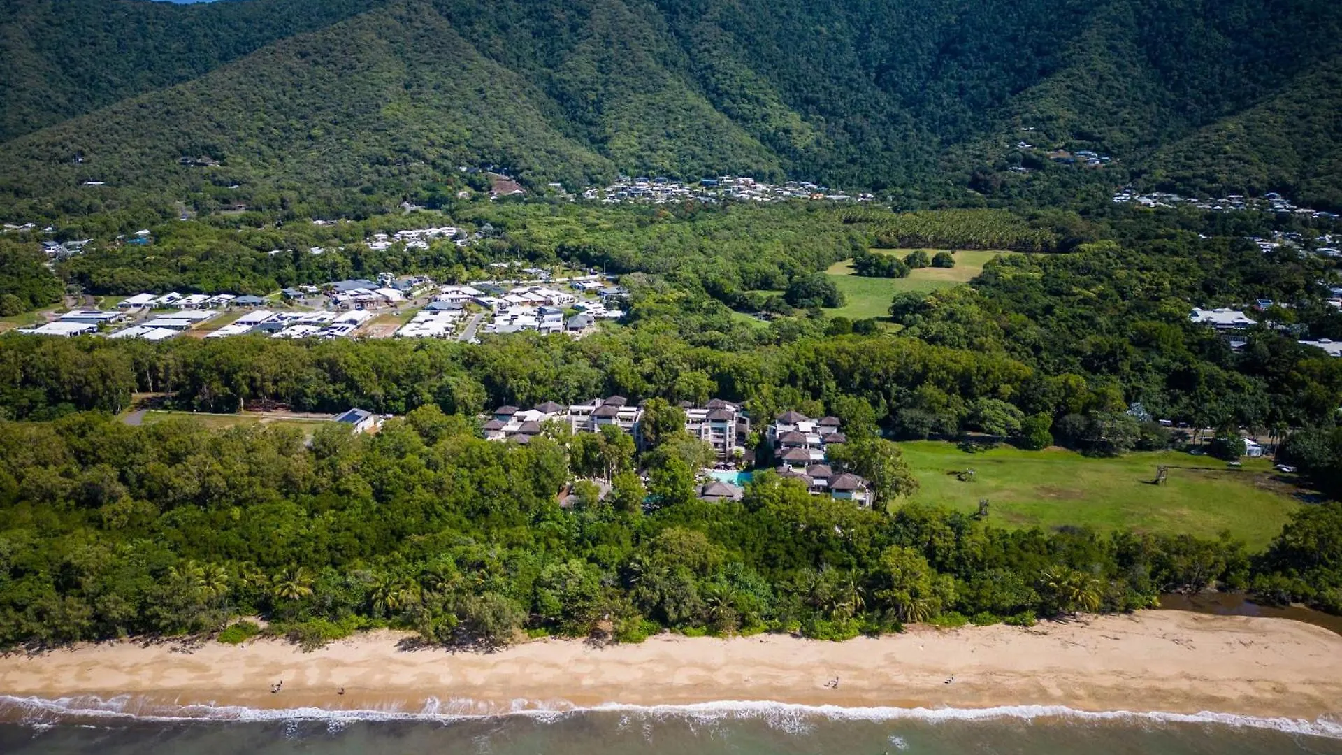 Belle Escapes 104 Swim-Out Luxury Apartment In Palm Cove